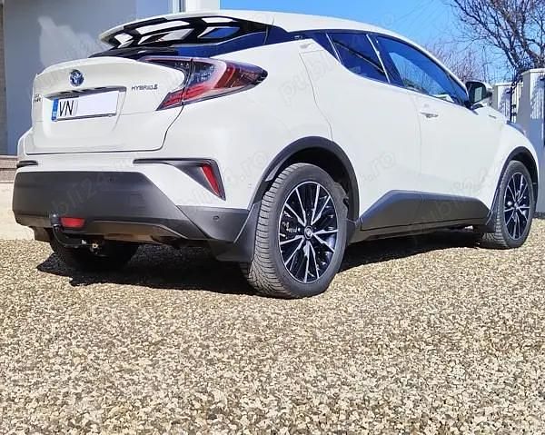 Second-hand Toyota C-HR 122 CP (89 kW) 2019 Alb SUV