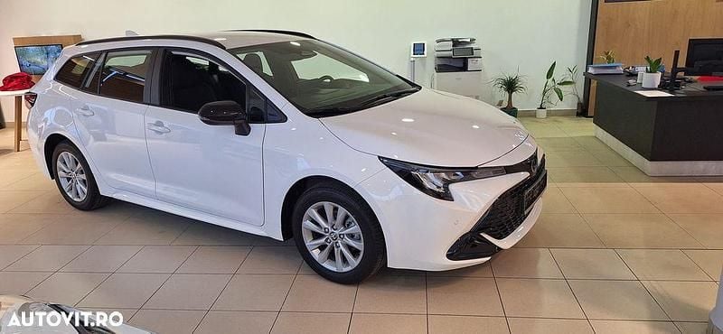 Nouă Toyota Corolla Business Edition 140 CP (102 kW) 2025 Culoarealb Break