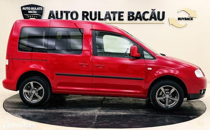 Second-hand VW Caddy 102 CP (75 kW) 2008 Culoarerosu Monovolum