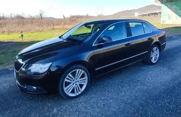 Maro Utilizat 2014 Skoda Superb Berlinǎ | 8.999 EUR (Preț OK) - Imagine 1/4