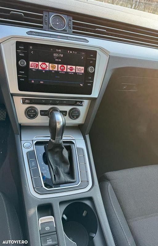 Second-hand VW Passat Comfortline 120 CP (88 kW) 2019 Culoarenegru Break