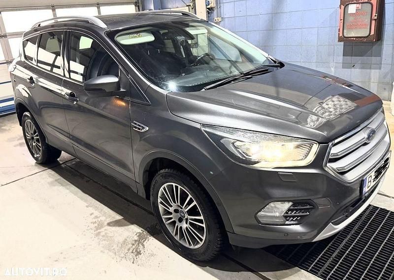 Second-hand Ford Kuga Titanium 180 CP (132 kW) 2018 Culoaregri SUV