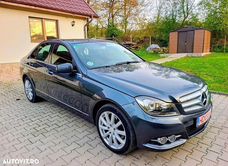 Culoaregri Utilizat 2013 Mercedes C250 Avantgarde Edition Berlinǎ | 8.699 EUR (Preț bun) - Imagine 1/4