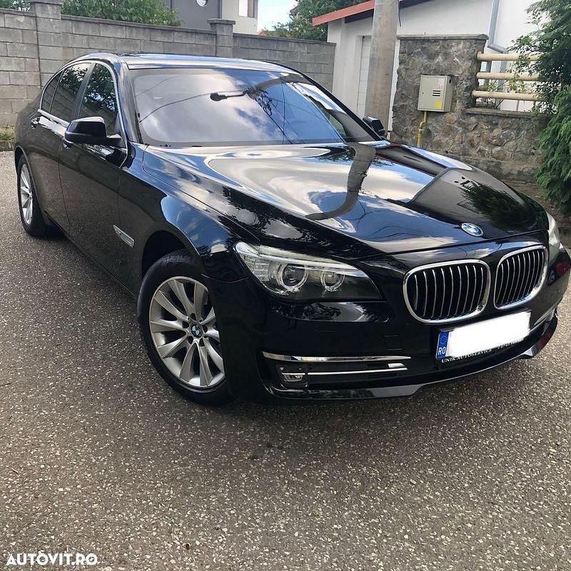 Culoarenegru Utilizat 2013 BMW 730 Comfort Edition Berlinǎ | 15.900 EUR - Imagine 1/4