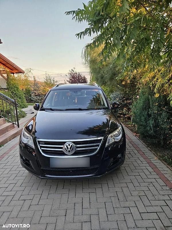 Culoarenegru Utilizat 2011 VW Tiguan Trendline SUV | 6.799 EUR (Preț bun) - Imagine 1/4