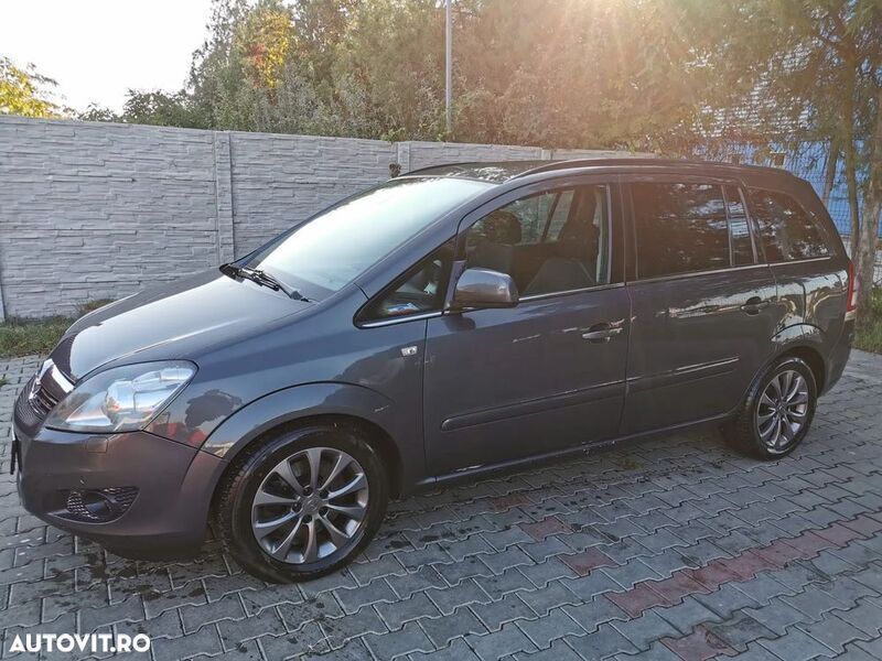 Gri Utilizat 2011 Opel Zafira Monovolum | 3.700 EUR (Preț OK) - Imagine 1/4
