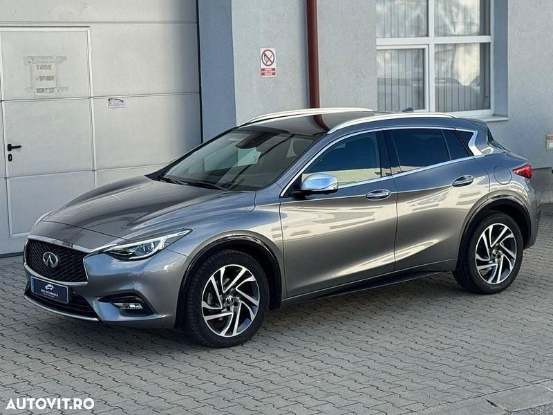 Gri Utilizat 2017 Infiniti Q30 Premium Hatchback | 12.499 EUR - Imagine 1/4