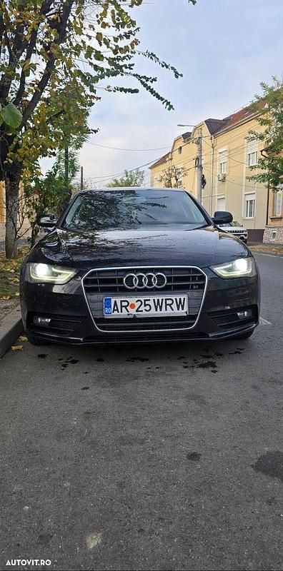 Culoarenegru Utilizat 2013 Audi A4 Attraction Berlinǎ | 10.000 EUR (Puțin scump) - Imagine 1/4
