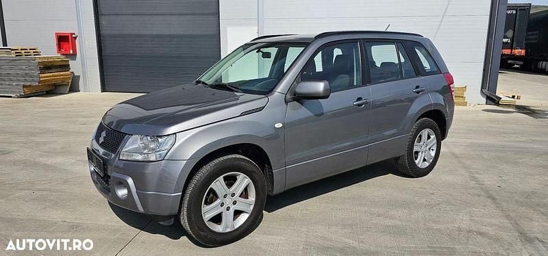 Culoareargint Utilizat 2007 Suzuki Grand Vitara Comfort SUV | 5.500 EUR (Preț OK) - Imagine 1/4