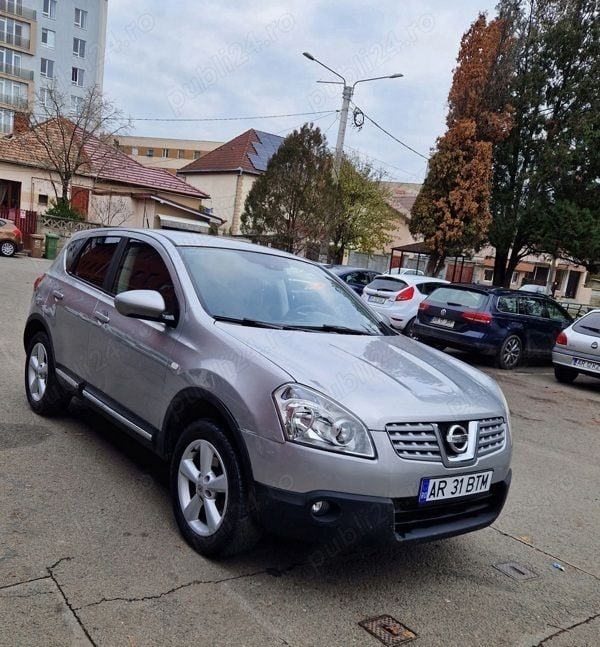 Gri Utilizat 2010 Nissan Qashqai SUV | 4.250 EUR (Super Preț) - Imagine 1/4