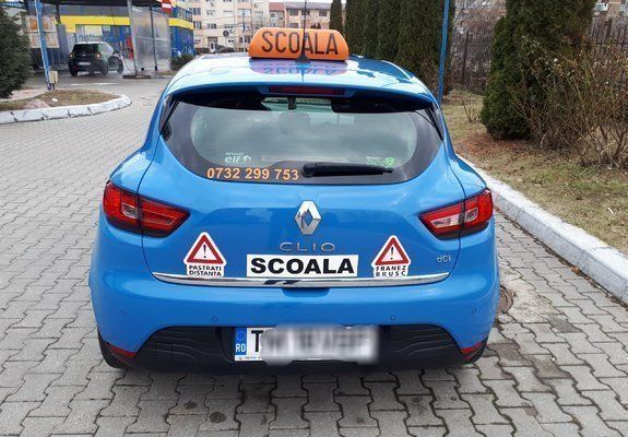 Second-hand Renault Clio IV 75 CP (55 kW) 2013 Albastru Hatchback