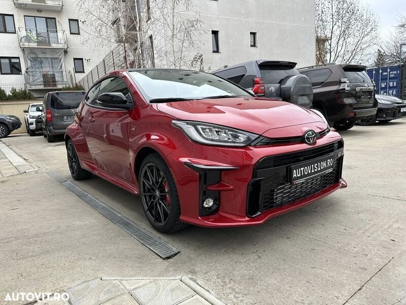 Second-hand Toyota Yaris 261 CP (191 kW) 2023 Rosu Hatchback