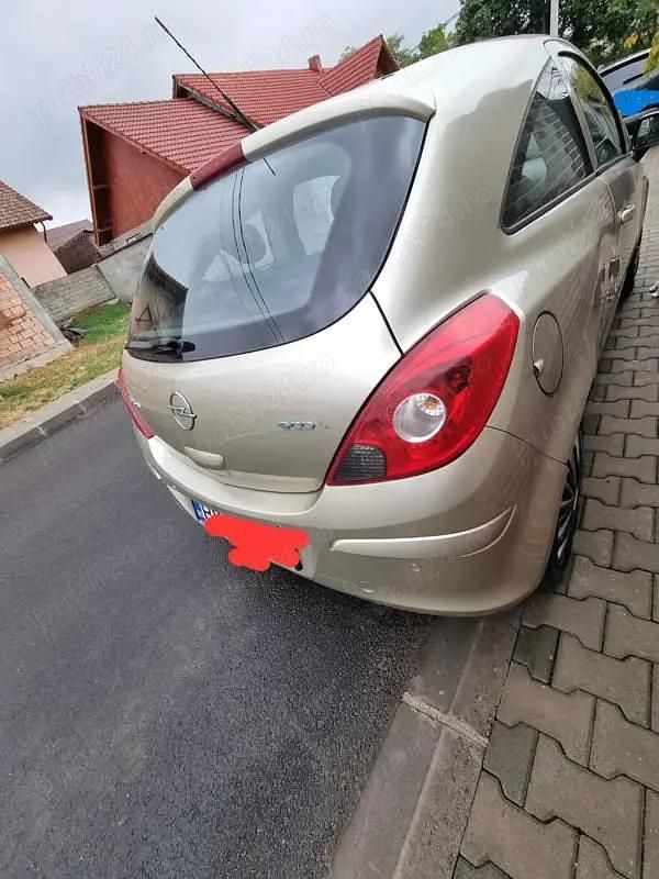 Galben Utilizat 2008 Opel Corsa | 2.500 EUR (Preț OK) - Imagine 1/4