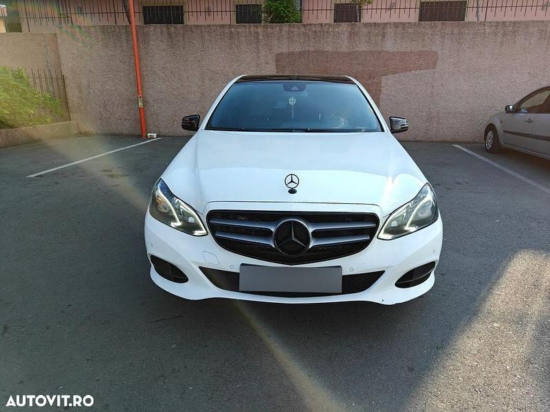 Culoarealb Utilizat 2014 Mercedes E250 Berlinǎ | 15.500 EUR (Puțin scump) - Imagine 1/4