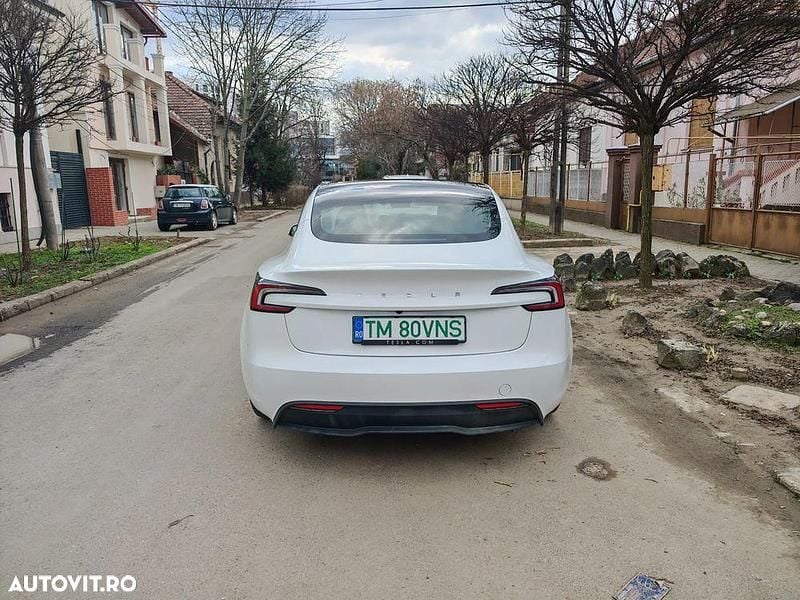 Second-hand Tesla Model 3 208 kW (283 CP) 2024 Culoarealb Berlinǎ