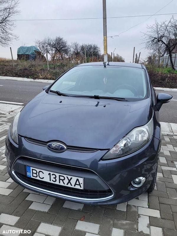 Culoarealte culori Utilizat 2010 Ford Fiesta | 3.900 EUR - Imagine 1/4