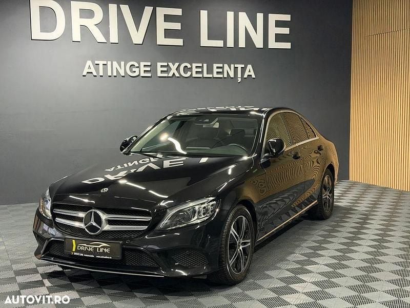 Culoarenegru Utilizat 2019 Mercedes C180 Berlinǎ | 24.140 EUR (Puțin scump) - Imagine 1/4