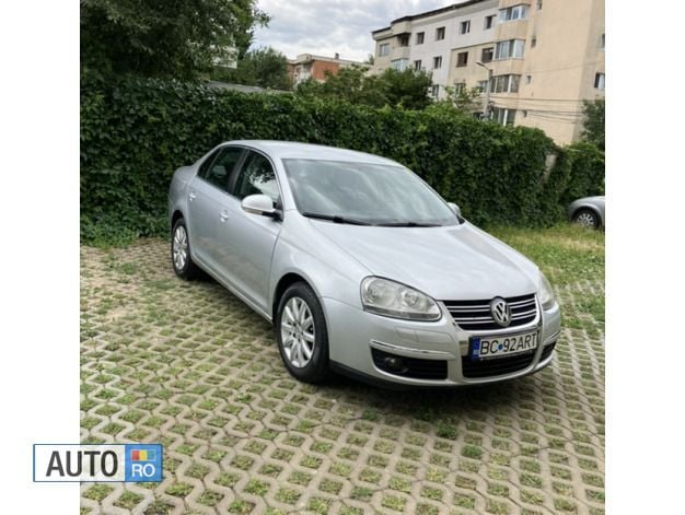 Second-hand VW Jetta 102 CP (75 kW) 2009 Gri Berlinǎ