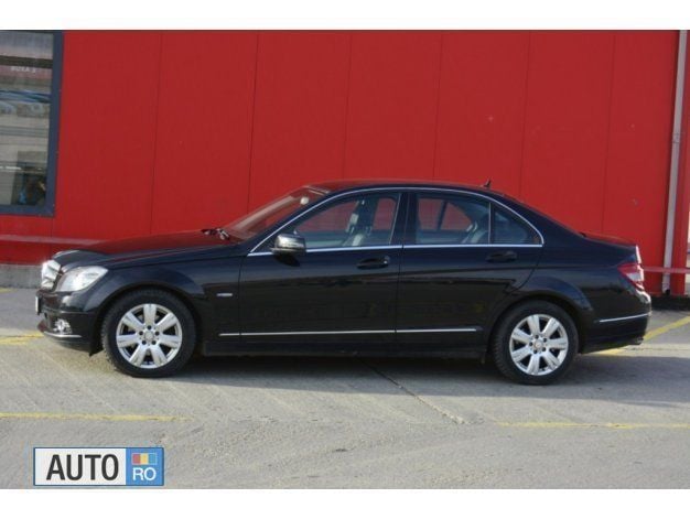 Second-hand Mercedes C200 136 CP (100 kW) 2010 Negru Berlinǎ