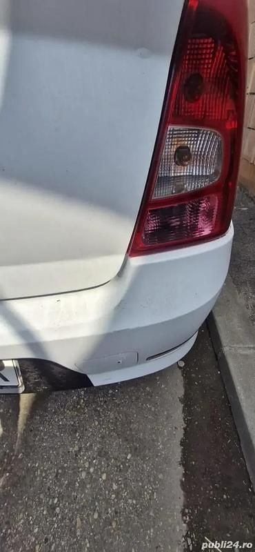 Second-hand Dacia Logan 75 CP (55 kW) 2011 Alb Berlinǎ