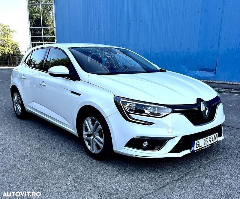 Culoarealb Utilizat 2019 Renault Mégane IV Intens Hatchback | 10.100 EUR (Preț OK) - Imagine 1/4