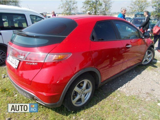 Second-hand Honda Civic 140 CP (102 kW) 2009 Rosu Hatchback