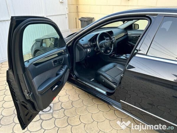Second-hand Mercedes E220 Avantgarde 170 CP (125 kW) 2012 Negru Berlinǎ