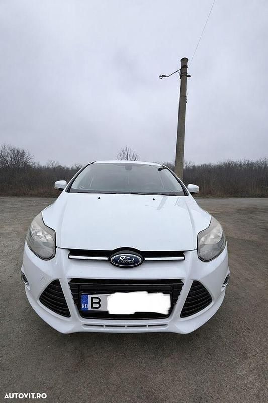 Culoarealb Utilizat 2012 Ford Focus Hatchback | 4.499 EUR (Preț OK) - Imagine 1/4
