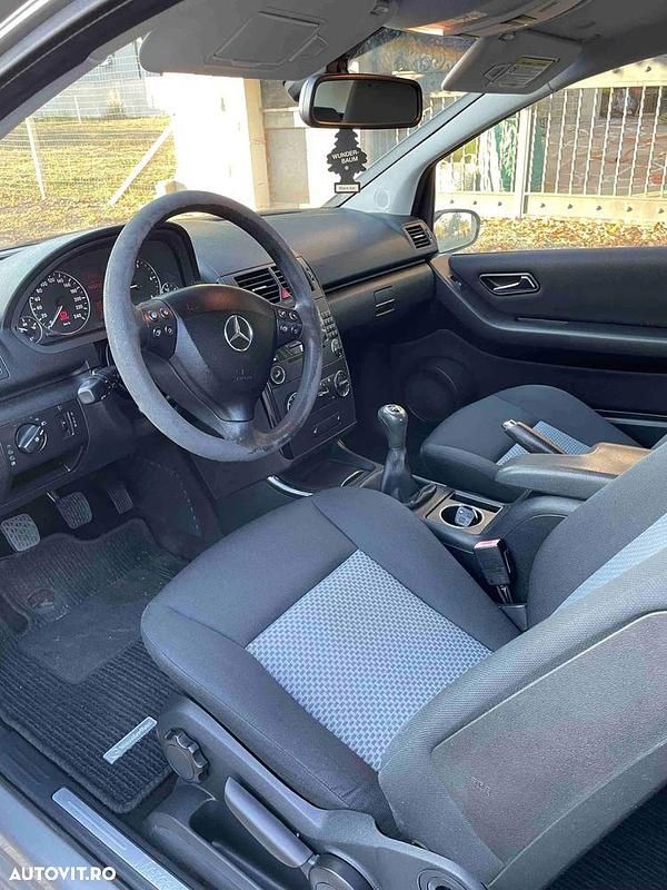 Culoaregri Utilizat 2007 Mercedes A180 Hatchback | 2.500 EUR (Preț bun) - Imagine 1/4