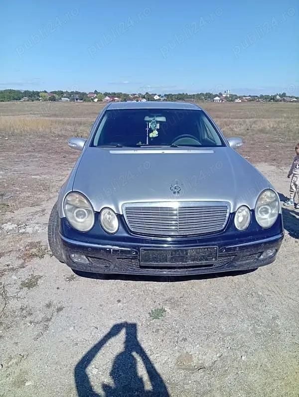 Utilizat 2003 Mercedes 220 | 300 EUR - Imagine 1/4