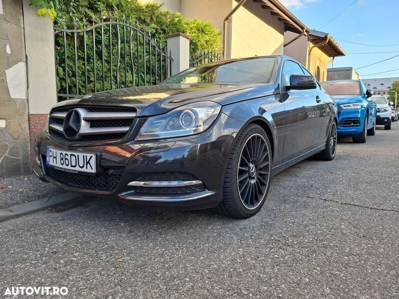Negru Utilizat 2011 Mercedes C180 Coupe | 8.900 EUR (Super Preț) - Imagine 1/4