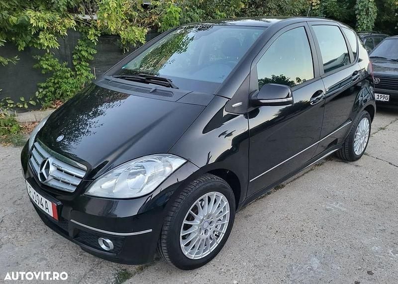 Culoarenegru Utilizat 2012 Mercedes A180 Avantgarde Hatchback | 3.400 EUR (Preț bun) - Imagine 1/4