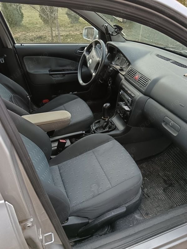 Utilizat 2002 Skoda Octavia Hatchback | 799 EUR (Preț OK) - Imagine 1/4