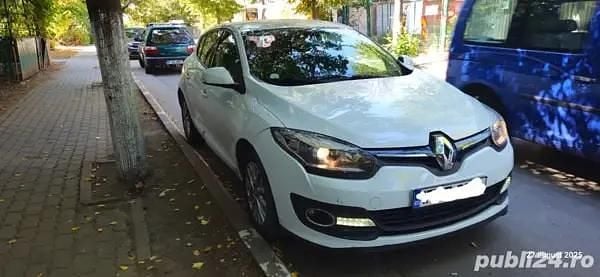 Alb Utilizat 2014 Renault Mégane III Hatchback | 3.950 EUR (Preț bun) - Imagine 1/4