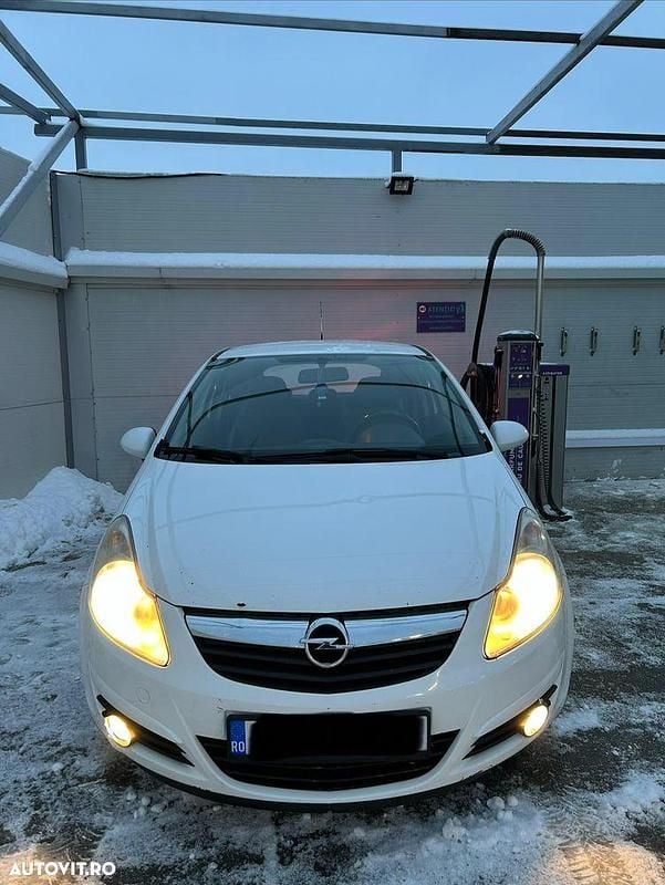Culoarealb Utilizat 2010 Opel Corsa Cosmo Hatchback | 3.300 EUR (Preț OK) - Imagine 1/4