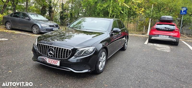 Culoarenegru Utilizat 2017 Mercedes E200 AMG line Berlinǎ | 12.500 EUR - Imagine 1/4