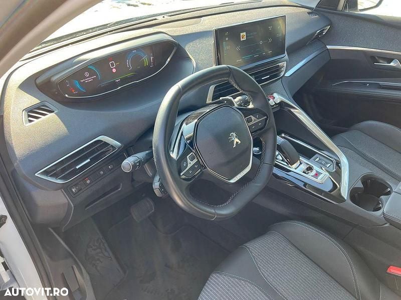 Second-hand Peugeot 3008 Allure 225 CP (165 kW) 2021 Culoarealb SUV
