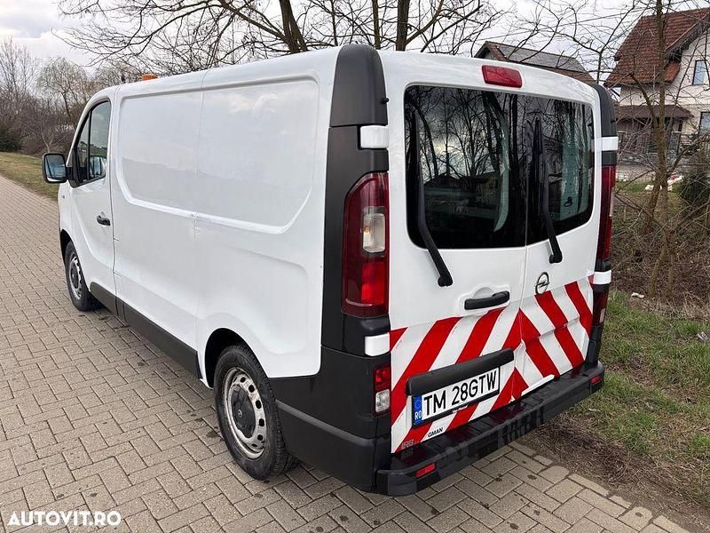 Second-hand Opel Vivaro S 95 CP (69 kW) 2015 Culoarealb Monovolum
