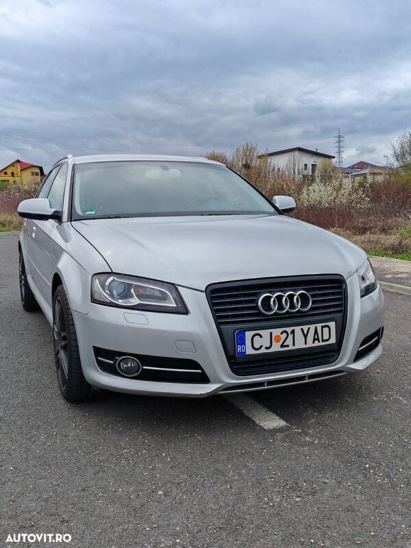 Gri Utilizat 2012 Audi A3 Sportback Attraction Hatchback | 8.650 EUR (Super Preț) - Imagine 1/4