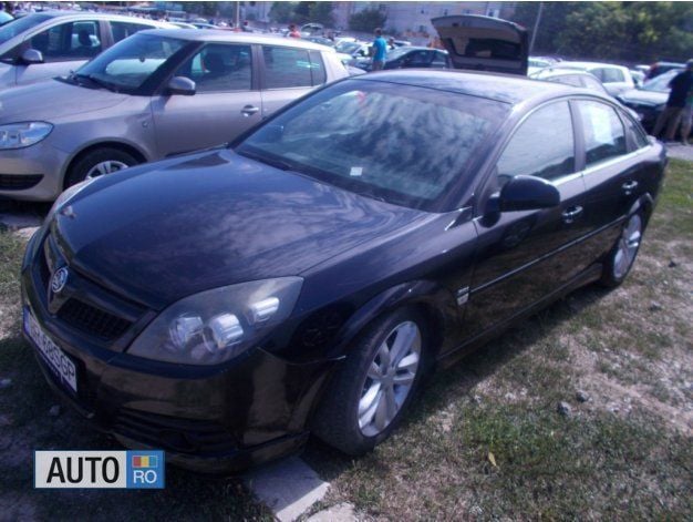 Negru Utilizat 2007 Opel Vectra Berlinǎ | 2.220 EUR - Imagine 1/4