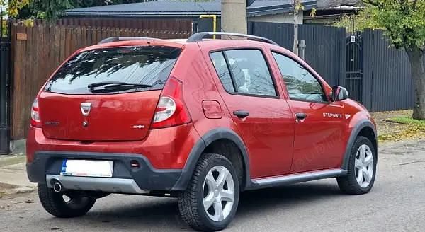 Second-hand Dacia Sandero Stepway 90 CP (66 kW) 2011 Roșu Hatchback