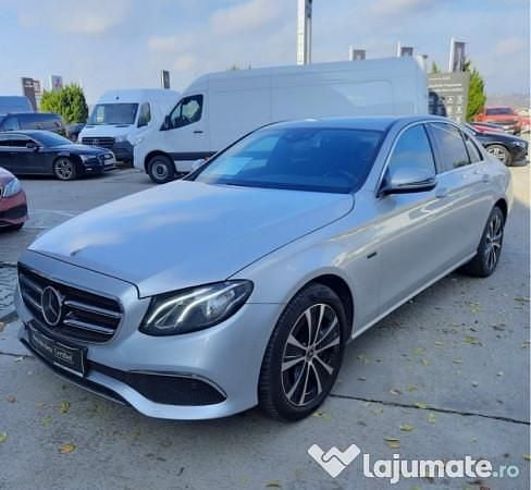 Gri Utilizat 2020 Mercedes E300 Berlinǎ | 33.500 EUR (Preț OK) - Imagine 1/4