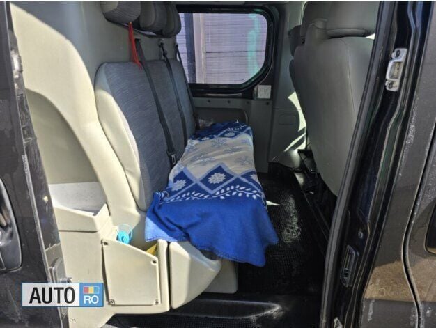 Second-hand Renault Trafic 114 CP (83 kW) 2007 Negru Monovolum