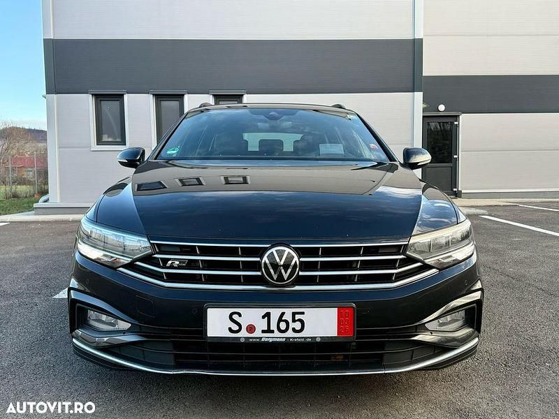 Second-hand VW Passat Elegance 200 CP (147 kW) 2022 Culoarenegru Break