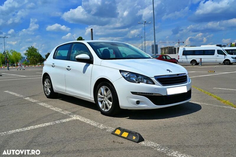 Alb Utilizat 2017 Peugeot 308 Active Hatchback | 5.490 EUR (Preț bun) - Imagine 1/4