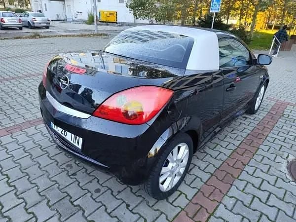 Second-hand Opel Tigra 125 CP (91 kW) 2005 Negru Cabrio