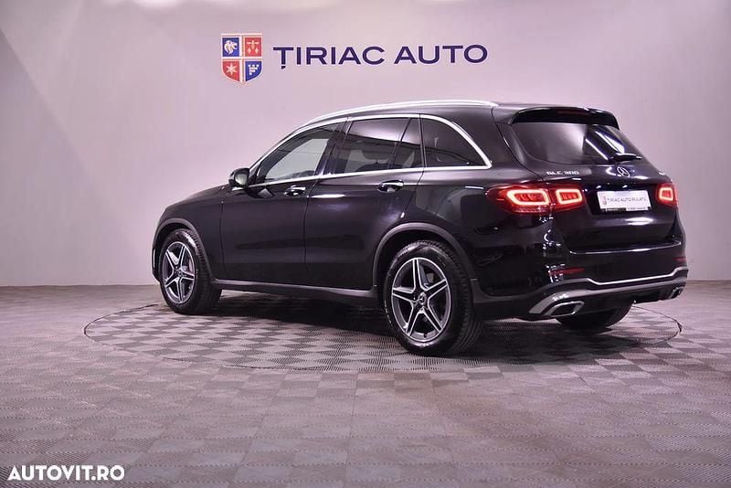 Second-hand Mercedes GLC300 AMG line 258 CP (189 kW) 2020 Culoarenegru SUV