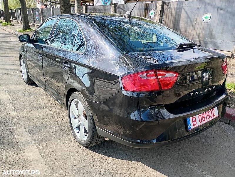 Second-hand Seat Toledo Ecomotive 105 CP (77 kW) 2013 Culoarenegru Hatchback