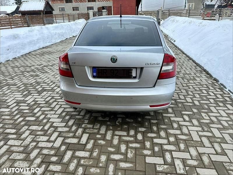 Second-hand Skoda Octavia Ambiente 140 CP (102 kW) 2013 Culoaregri Berlinǎ