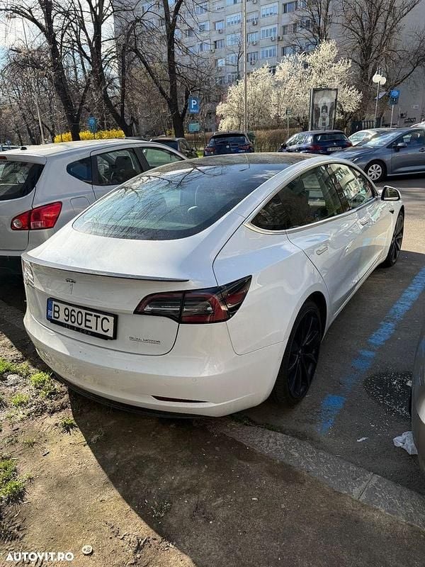 Culoarealb Utilizat 2020 Tesla Model 3 Performance Berlinǎ | 27.300 EUR (Preț bun) - Imagine 1/4